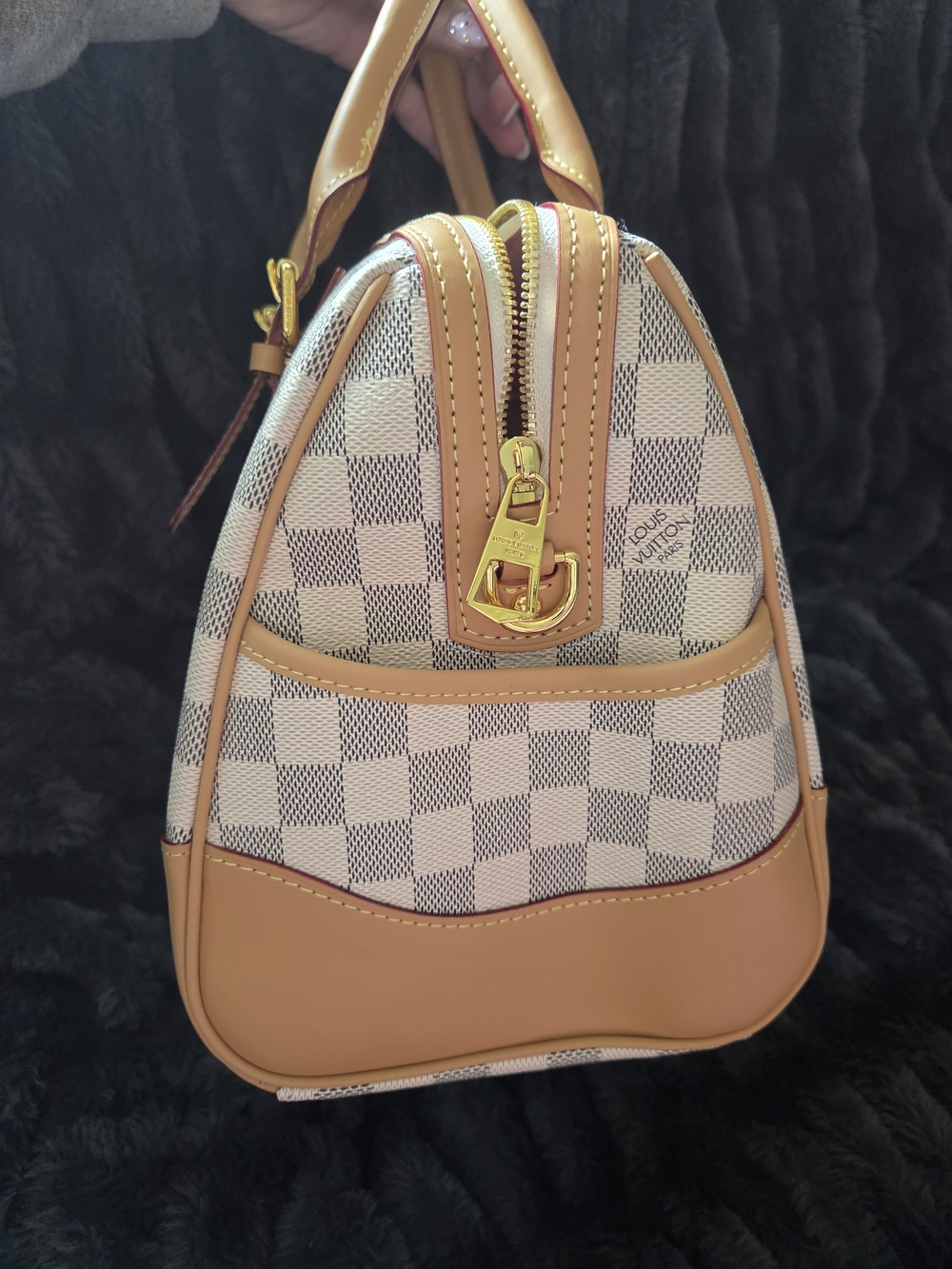 Damier Azur Berkely Style Bag - Picture 3 of 9